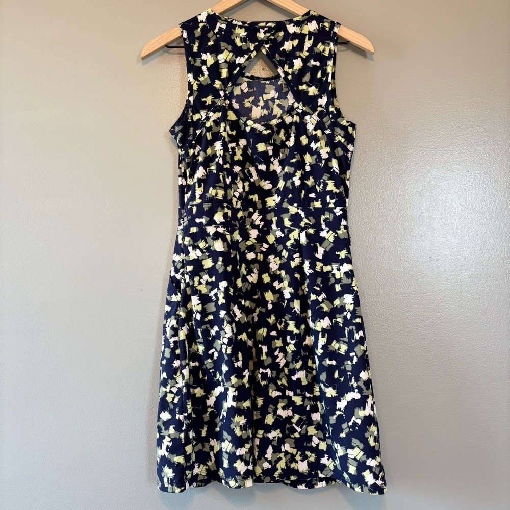 Title Nine sz 2 A-Line Tank Dress Keyhole Back w/ Pockets Blue Abstract Pattern - Picture 4 of 6